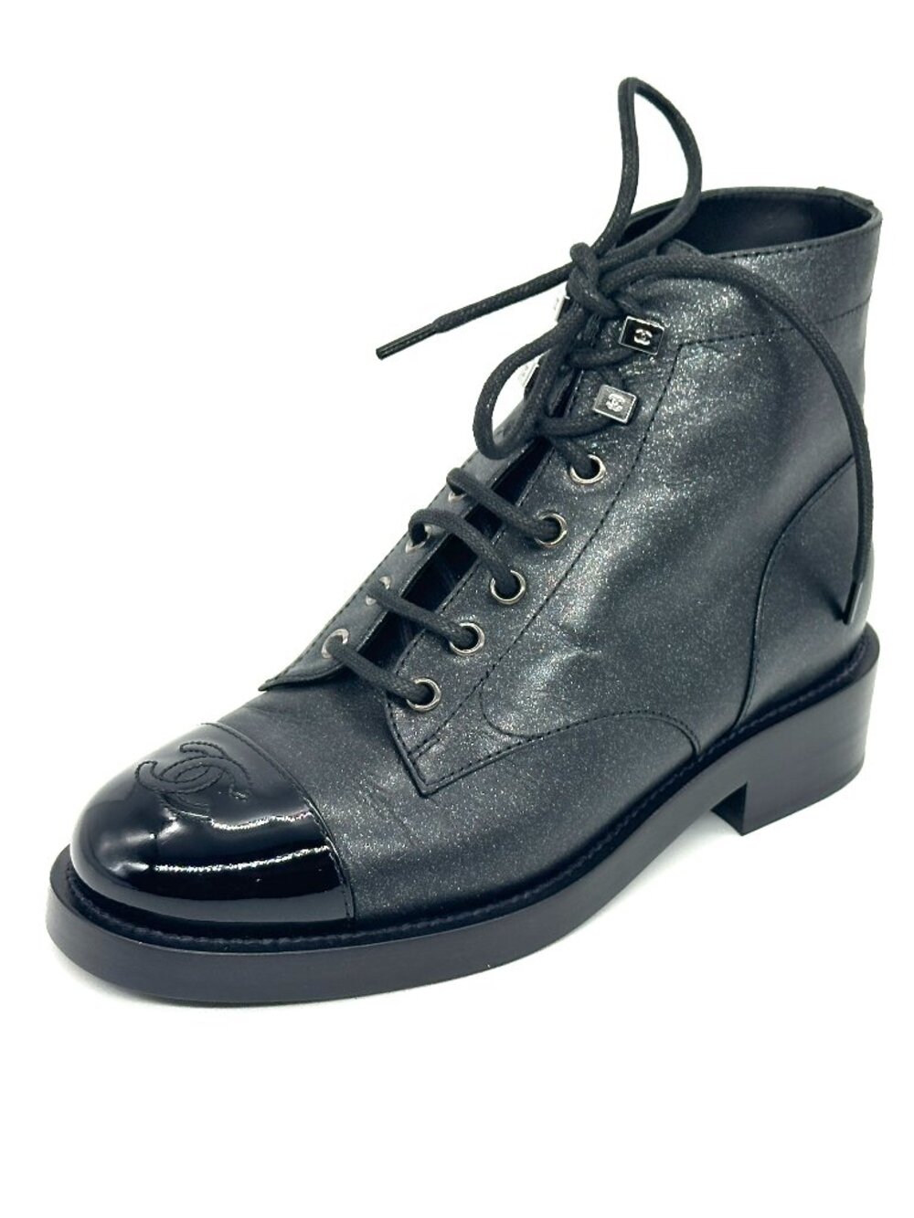 CHANEL 20A Iridescent Leather CC Cap Toe Lace Up Combat Ankle Booties Boots - Picture 2 of 16